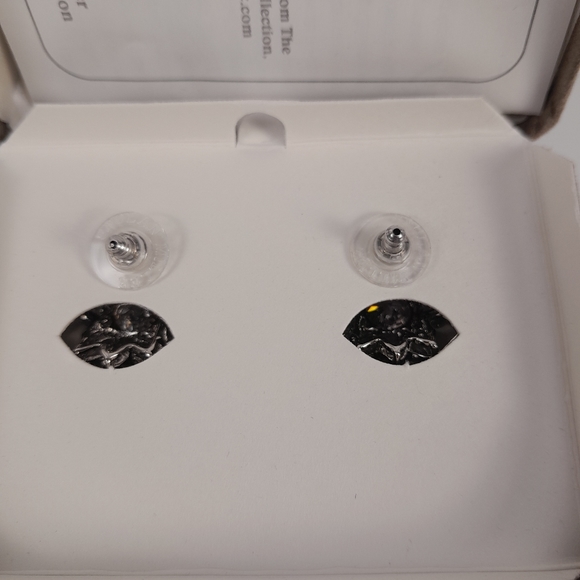 Nolan Miller Earrings - Poinsettia Rhinestone - Never Worn - Original Box - Picture 3 of 6